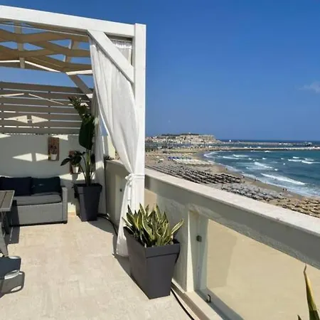 Апартаменты Nathalie's Beachfront *