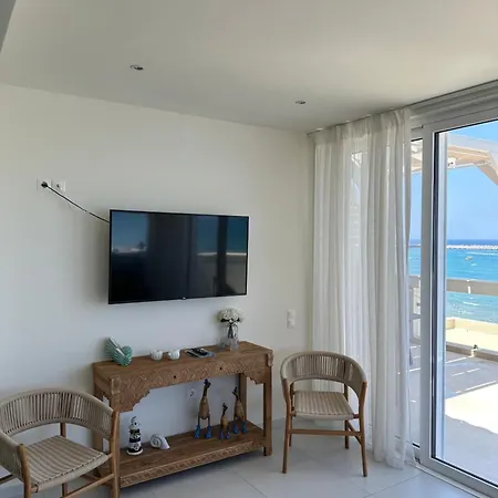 Nathalie's Beachfront Апартаменты Ретимно