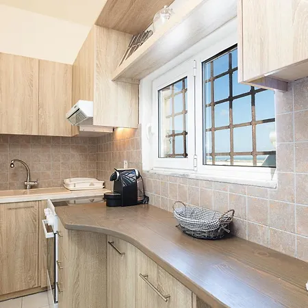 Nathalie's Beachfront דירה