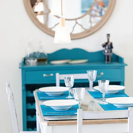 Nathalie's Beachfront דירה העיירה רתימנו