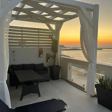 Nathalie's Beachfront *