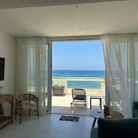 Апартаменты Nathalie's Beachfront Ретимно