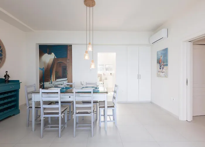 Nathalie's Beachfront Апартаменты Ретимно