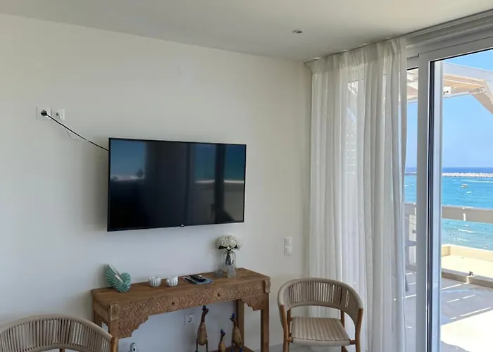 Nathalie's Beachfront Апартаменты Ретимно