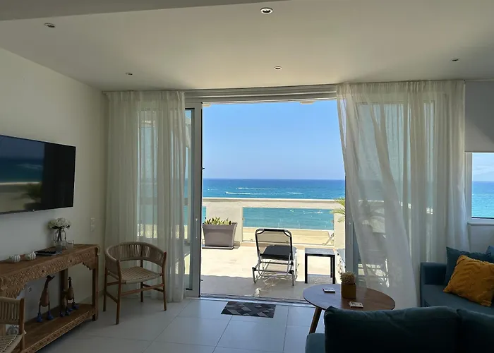 Апартаменты Nathalie's Beachfront Ретимно